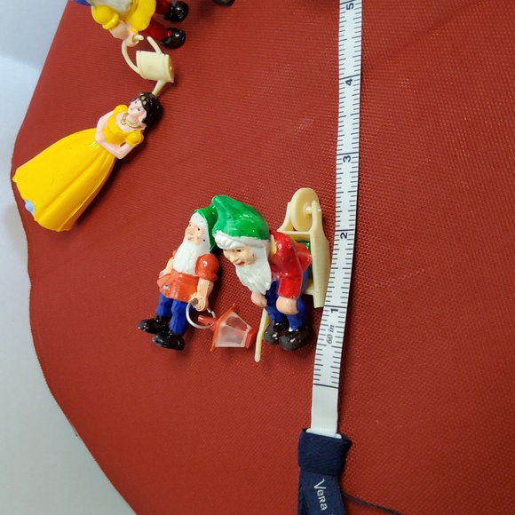 Snow White and the Seven Dwarfs cake topper - Picture 10 of 12